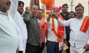 Sri Ram Sena State chief felicitates Mahavir Nav Yuvak Dal leaders in Daltonganj